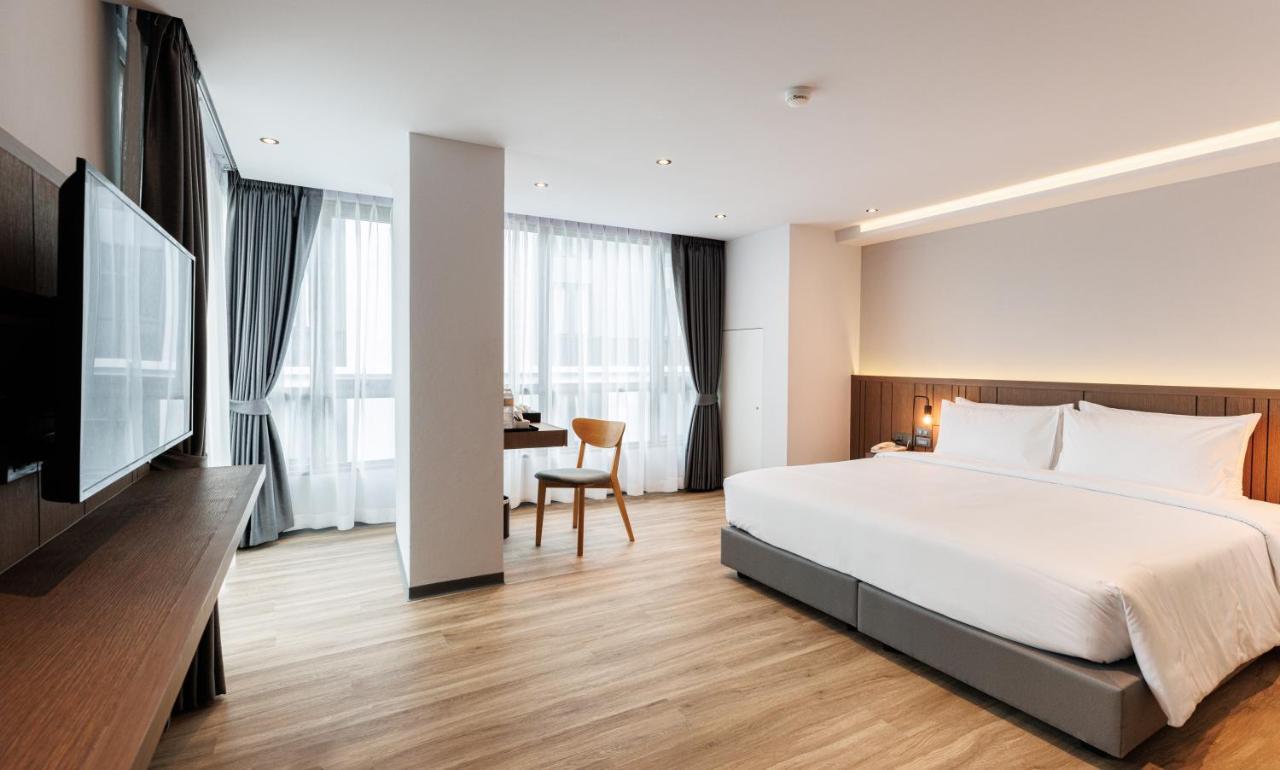 Pure Eleven Hotel Bangkok Makkasan Exterior foto