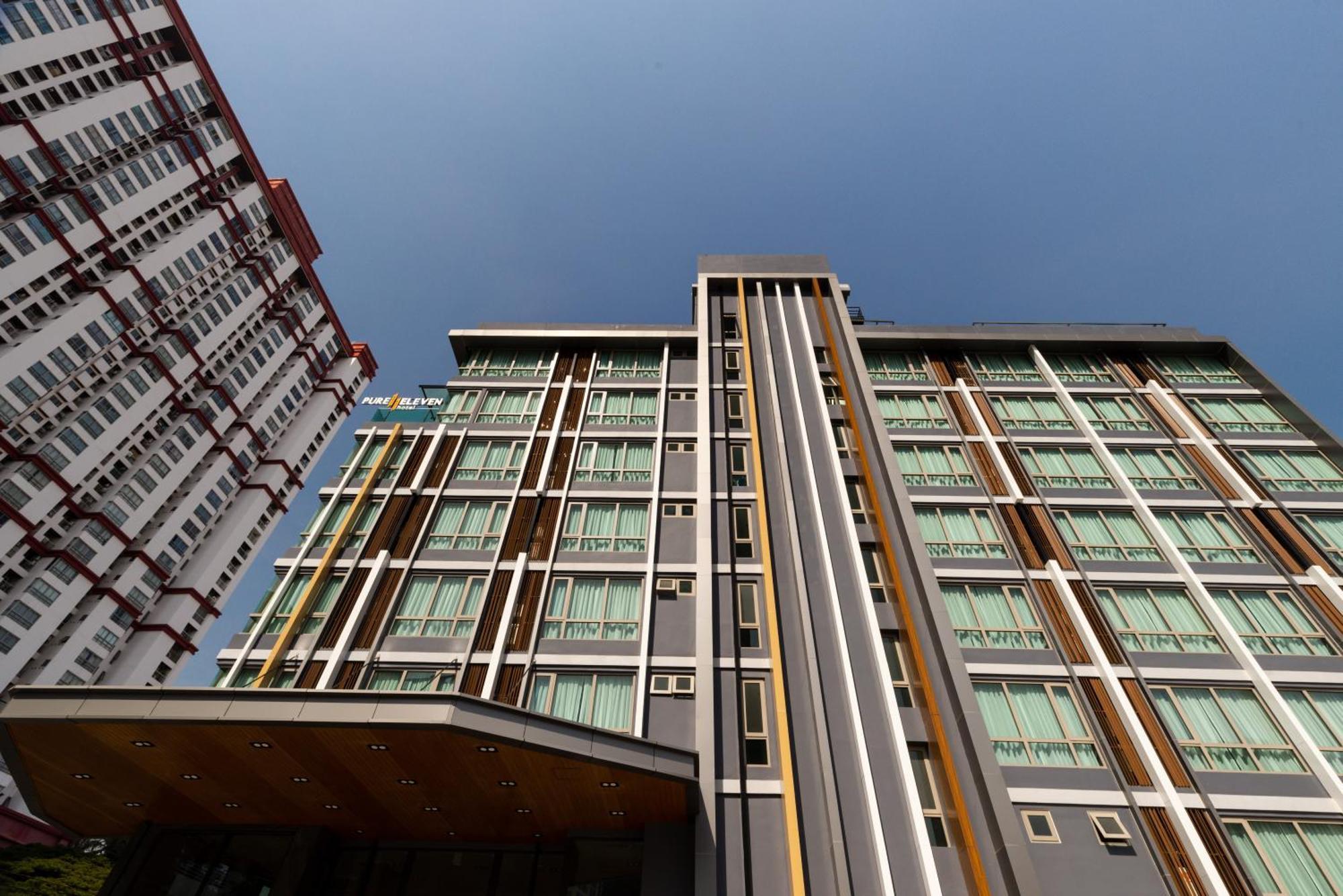 Pure Eleven Hotel Bangkok Makkasan Exterior foto